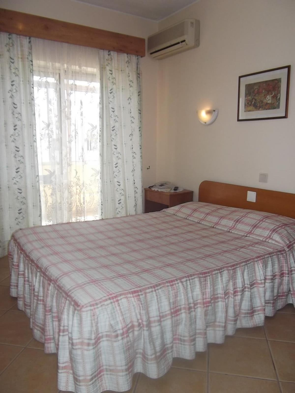Residencial Nosso Paraiso Bed & Breakfast Quarteira Room photo