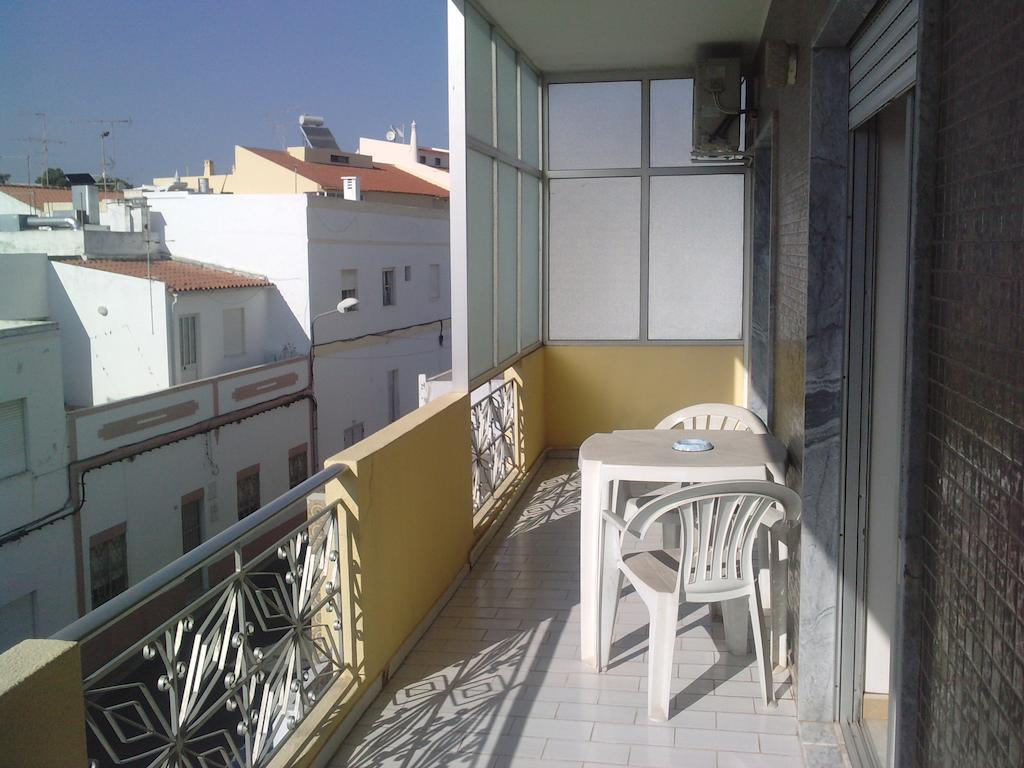 Residencial Nosso Paraiso Bed & Breakfast Quarteira Room photo
