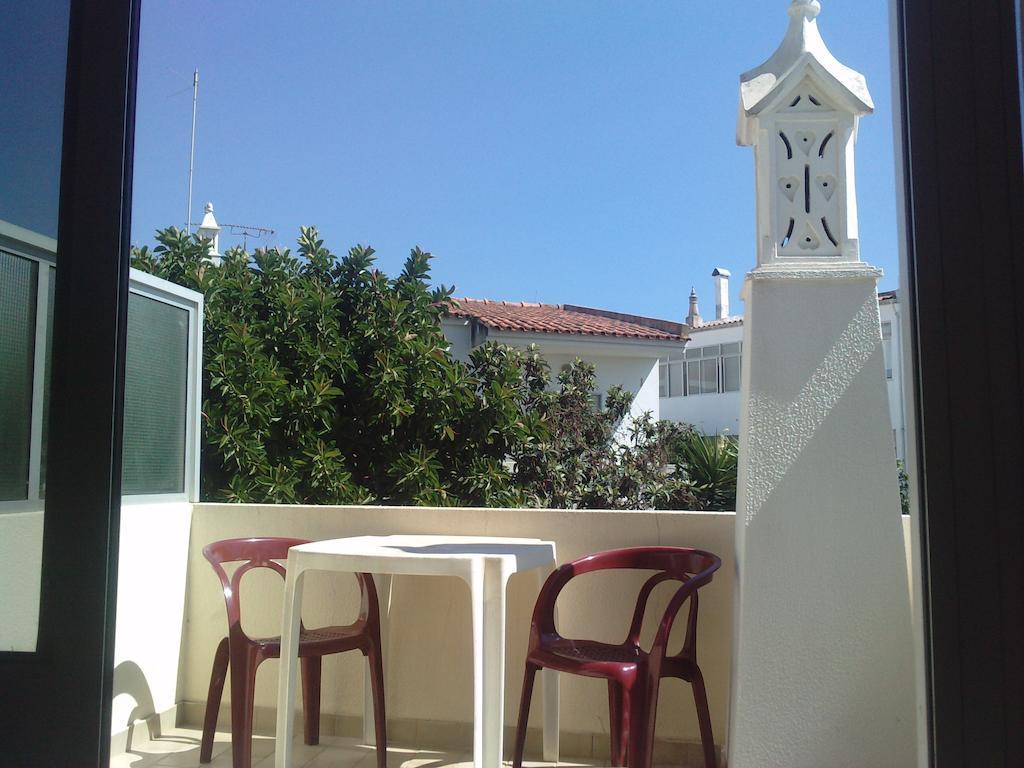 Residencial Nosso Paraiso Bed & Breakfast Quarteira Room photo