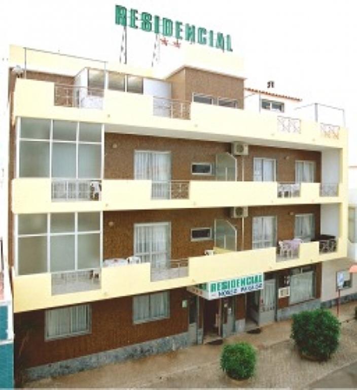 Residencial Nosso Paraiso Bed & Breakfast Quarteira Exterior photo