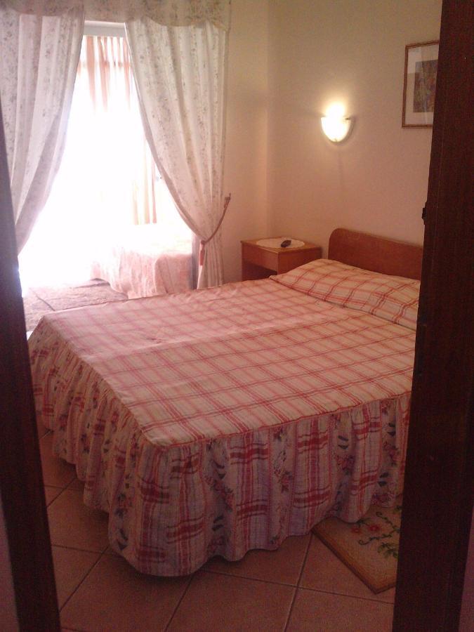 Residencial Nosso Paraiso Bed & Breakfast Quarteira Room photo